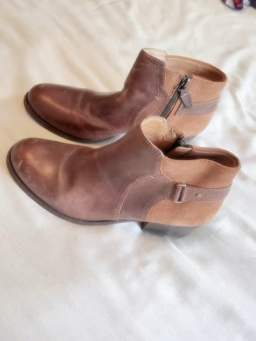 Clarks Brown Distressed Leather Ankle Boots Western Equestrian Women's Size 7